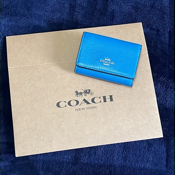 New Coach Micro Wallet Color Silver / Bright Blue Includes Gift Box - Picture 9 of 12
